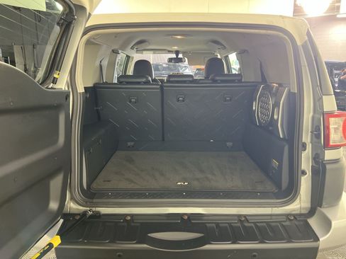Used 2010 Toyota FJ Cruiser 4WD image 26