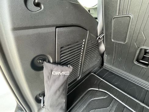 Used 2024 GMC Yukon AT4 w/ AT4 Premium Plus Package image 32