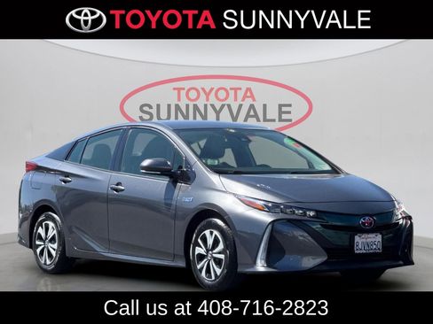 Used 2019 Toyota Prius Prime Premium w/ Preferred Accessory Package FWD image 10