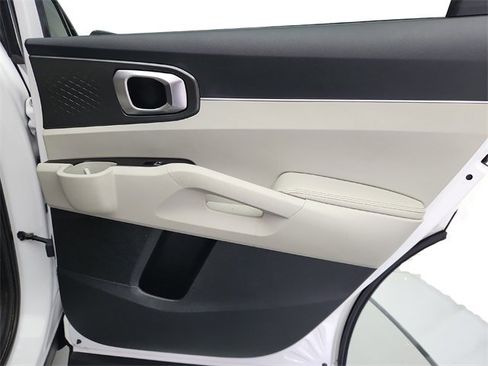 Used 2021 Kia Sorento S image 26