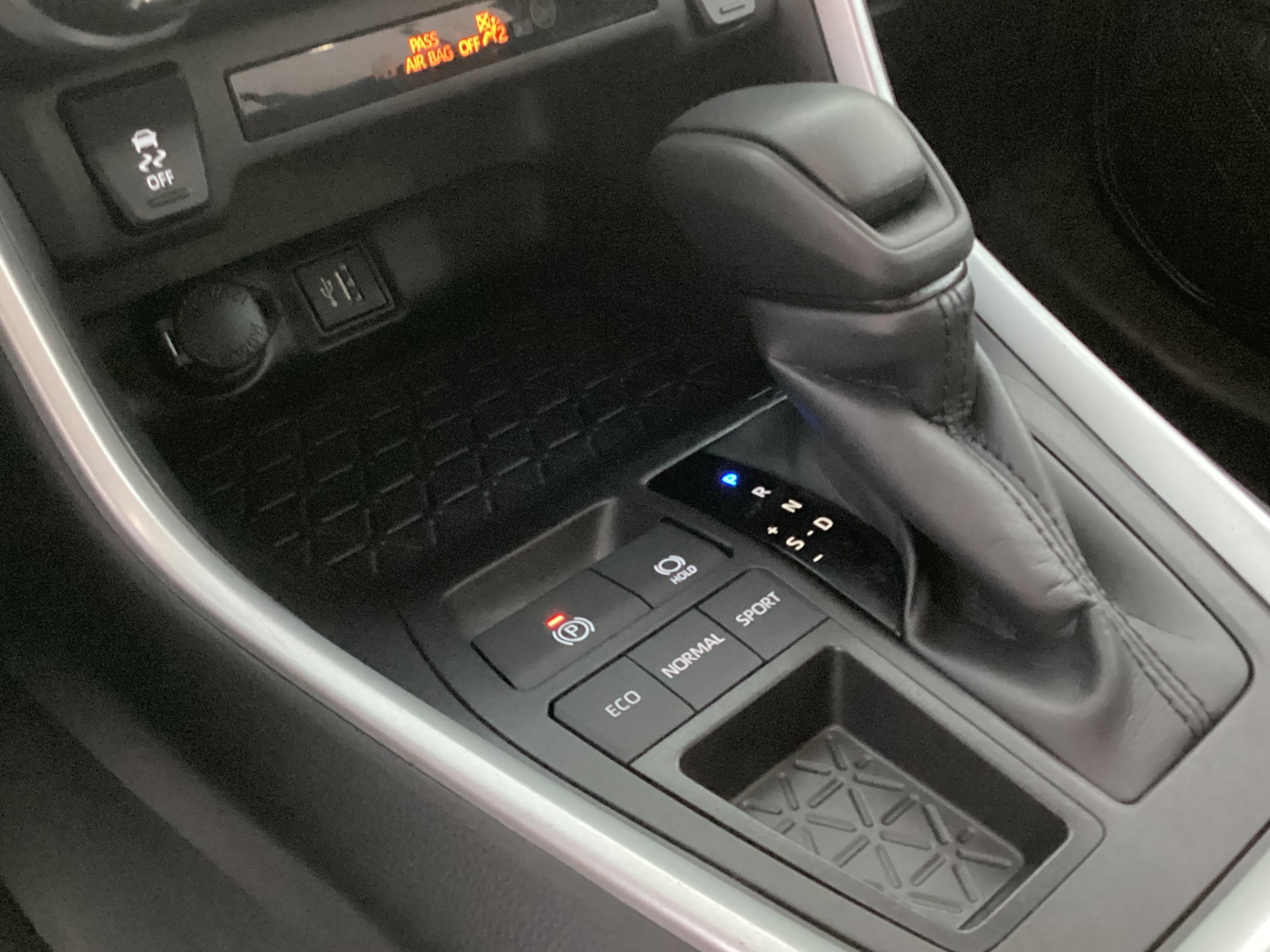 Certified 2025 Toyota RAV4 XLE FWD image 10