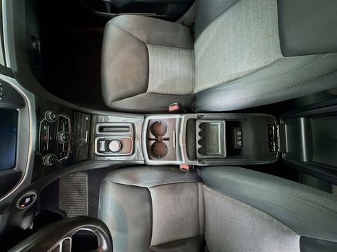 Used 2019 Chrysler 300 Touring w/ Sport Appearance Package image 33