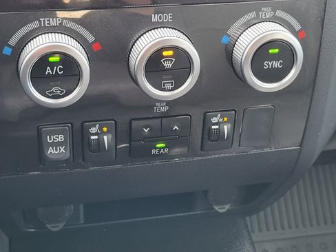 Used 2018 Toyota Sequoia Limited w/ Safety & Convenience Package image 25