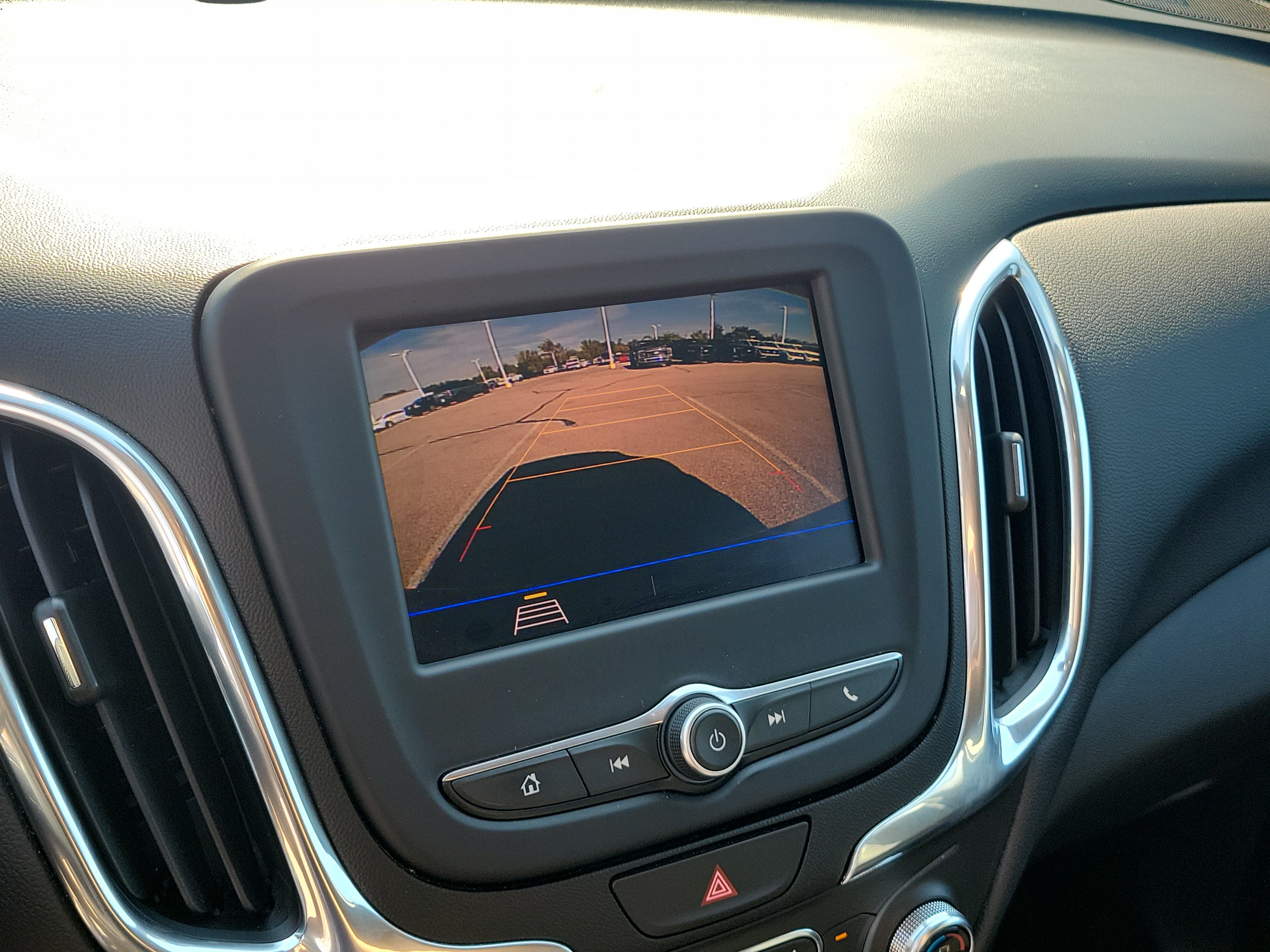 Used 2020 Chevrolet Equinox LT w/ Sport Edition FWD image 27