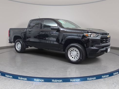 Used 2025 Chevrolet Colorado W/T RWD image 4
