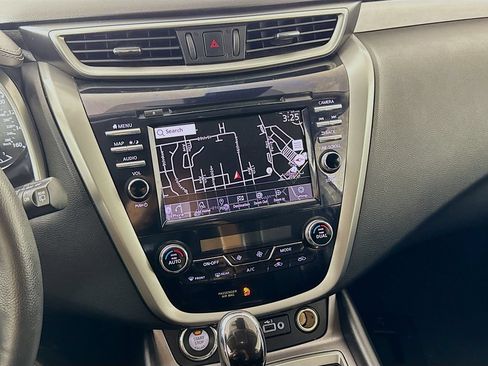Used 2024 Nissan Murano SV AWD/4WD image 17