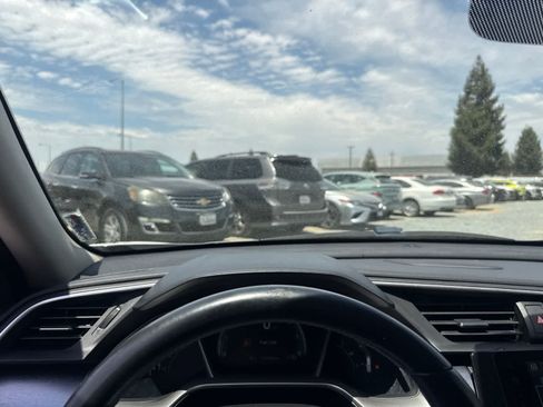 Used 2017 Honda Civic Touring image 25