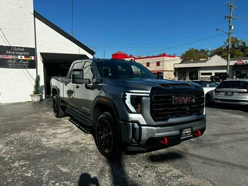 Used 2024 GMC Sierra 2500 AT4 image 7