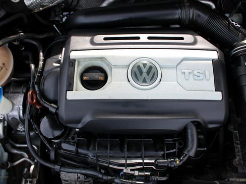 Used 2013 Volkswagen Jetta GLI Autobahn image 32