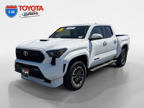 Certified 2024 Toyota Tacoma TRD Sport AWD/4WD image 1
