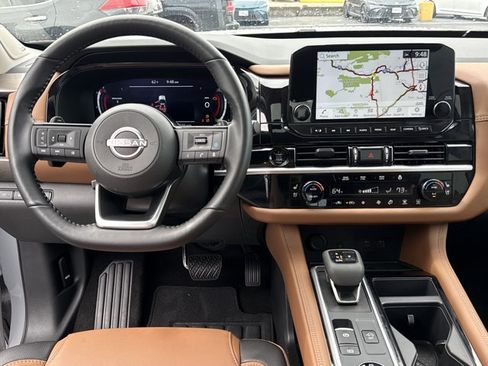 Certified 2025 Nissan Pathfinder Platinum AWD/4WD image 8
