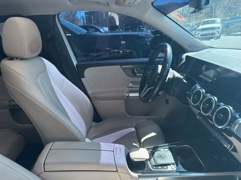 Used 2020 Mercedes-Benz GLB 250 4MATIC image 9