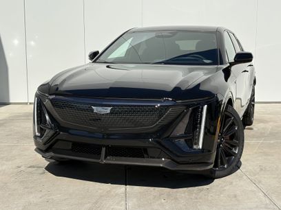 New 2026 Cadillac Lyriq V w/ Exterior Carbon Fiber Package