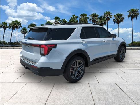 New 2026 Ford Explorer ST-Line w/ ST-Line Street Pack AWD/4WD image 7