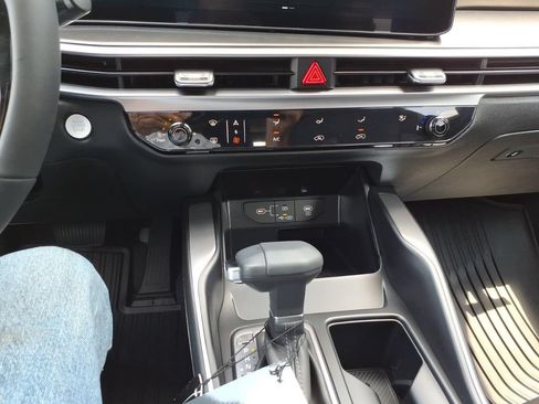 New 2026 Kia Sorento LX FWD image 16