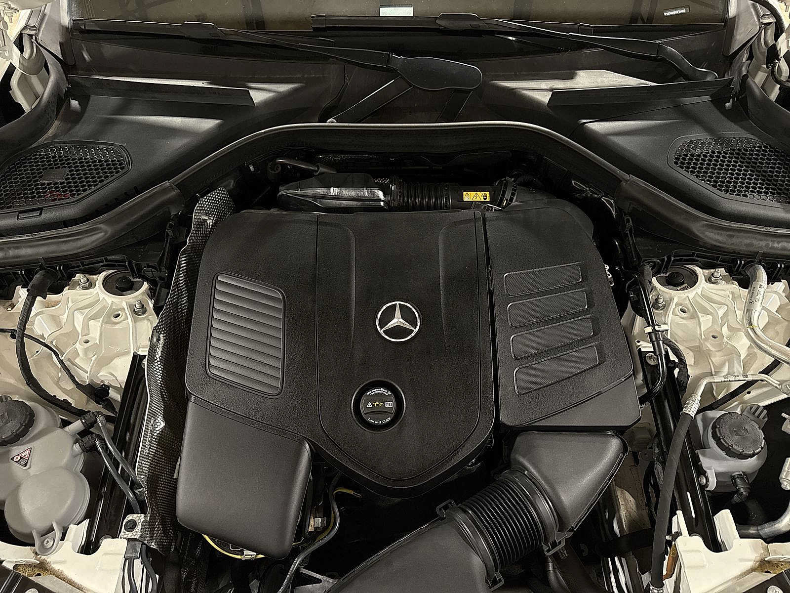 Used 2024 Mercedes-Benz GLC 300 4MATIC image 12