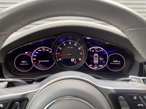 Certified 2023 Porsche Cayenne Platinum Edition AWD/4WD image 25