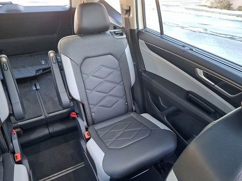 Used 2025 Volkswagen Atlas Peak Edition SE image 20