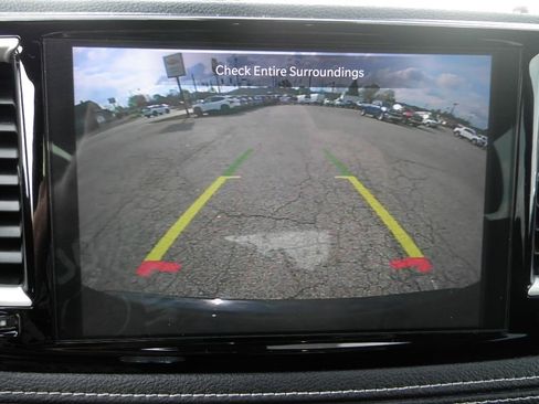 Used 2022 Chrysler Pacifica Touring image 21
