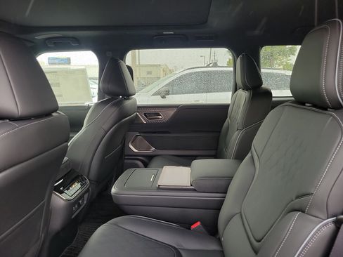 New 2026 INFINITI QX80 Autograph AWD/4WD image 10