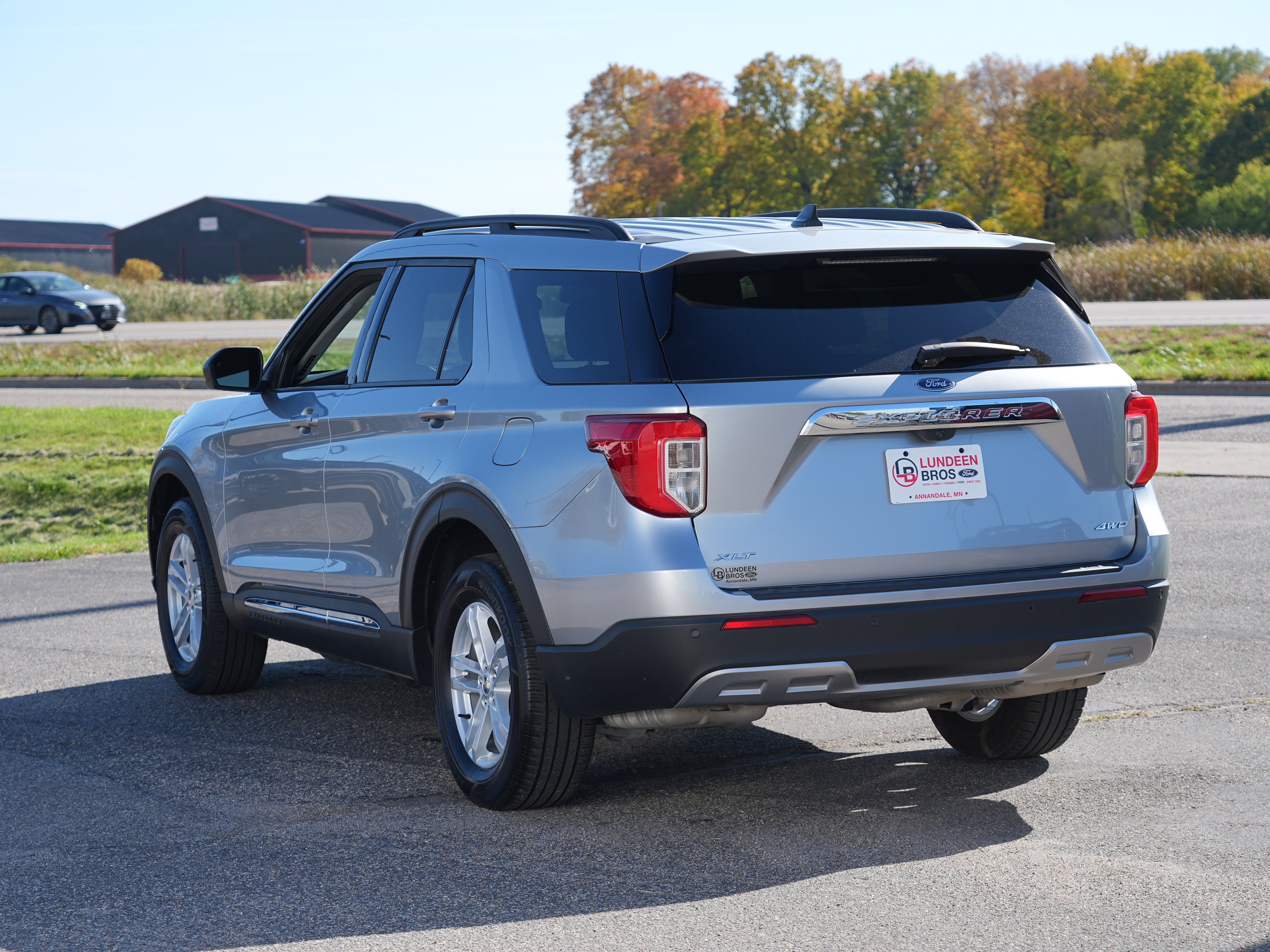 Used 2024 Ford Explorer XLT w/ Equipment Group 202A AWD/4WD image 6