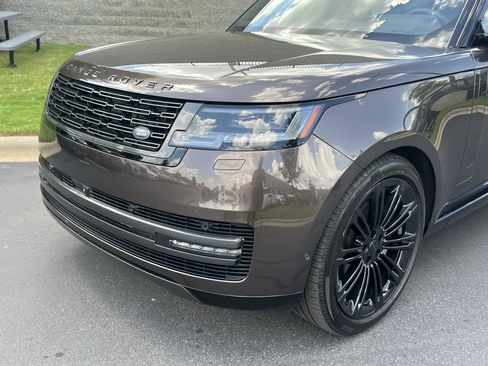 Used 2026 Land Rover Range Rover SE AWD/4WD image 11