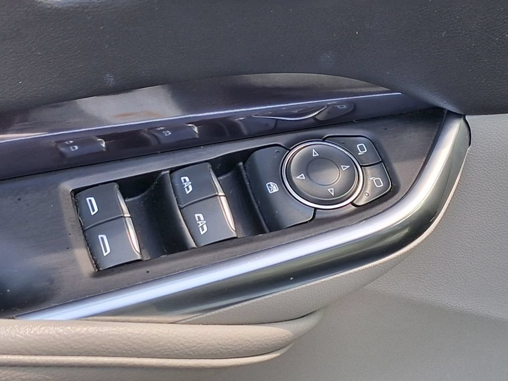 Used 2023 Cadillac XT4 Luxury FWD image 17