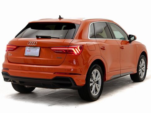 Used 2023 Audi Q3 2.0T Premium Plus w/ Premium Plus Package image 3