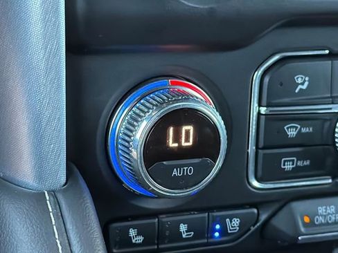 Used 2021 GMC Yukon SLT AWD/4WD image 30