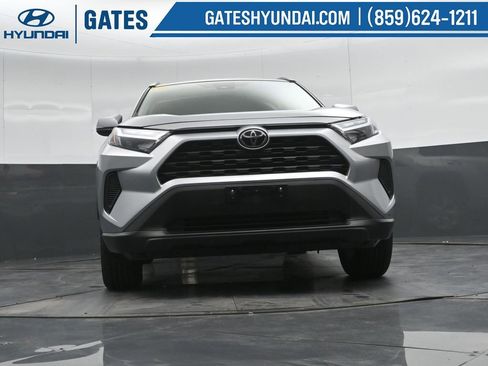 Used 2025 Toyota RAV4 XLE AWD/4WD image 39
