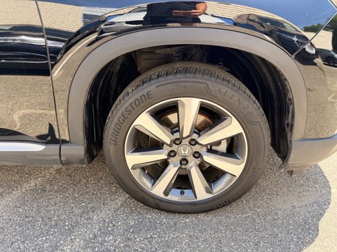 Used 2023 Honda Pilot Elite image 10