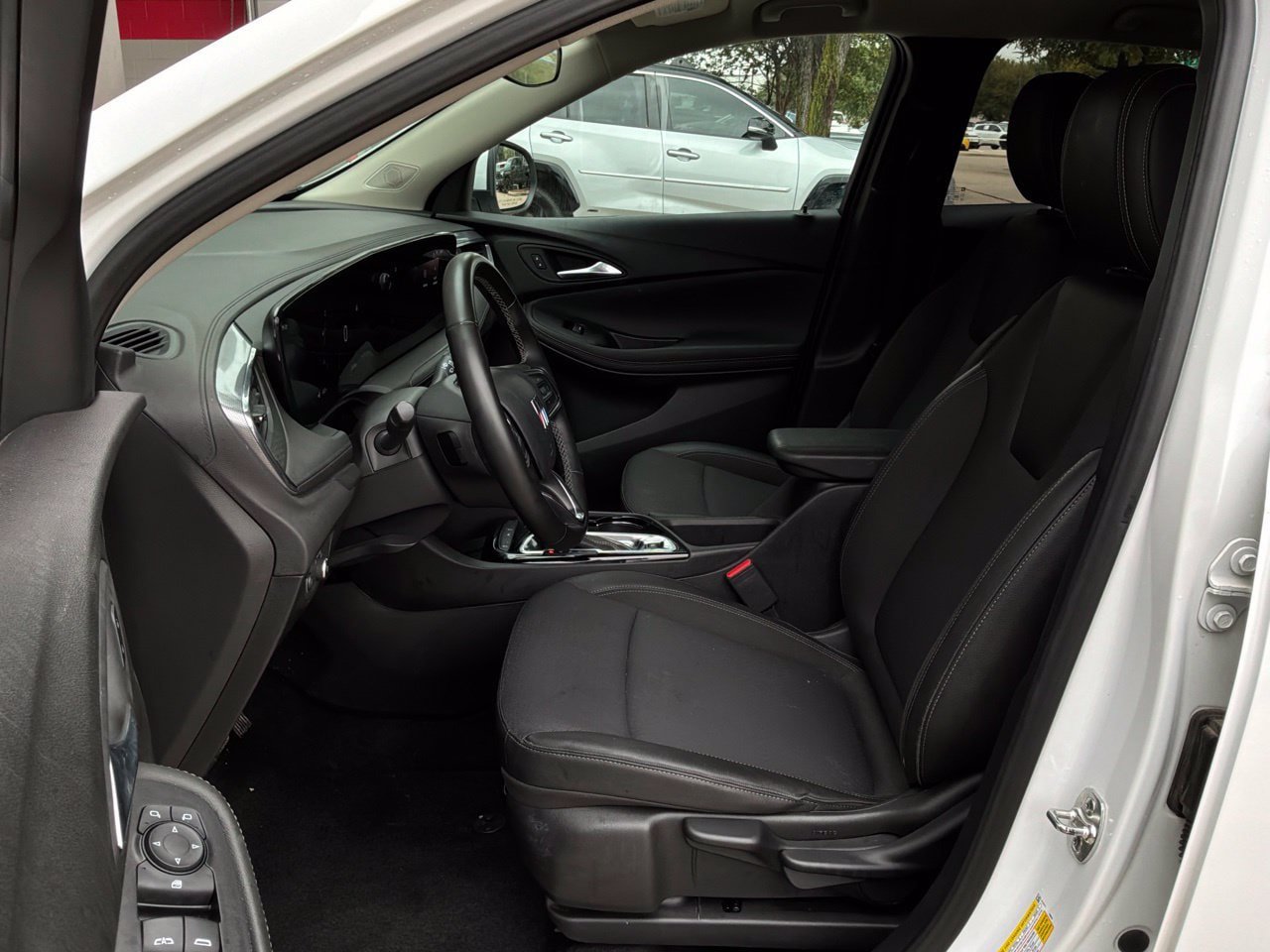 Used 2025 Buick Encore GX Preferred FWD image 10
