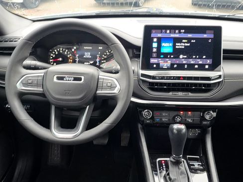 Certified 2022 Jeep Compass Latitude FWD image 18