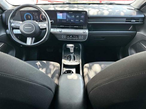 Used 2025 Hyundai Kona SEL AWD/4WD image 25