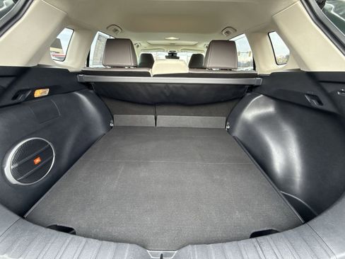 Used 2022 Toyota Corolla Cross XLE w/ Convenience Package image 25