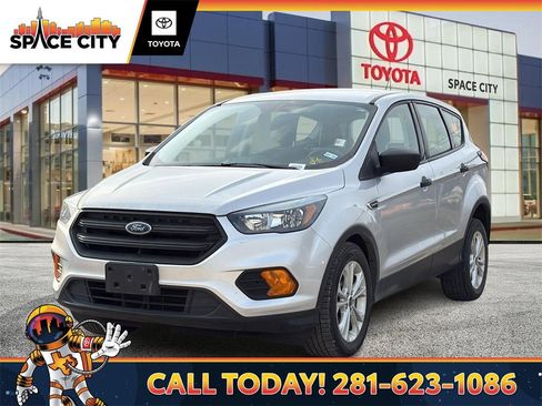 Used 2019 Ford Escape S image 1