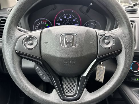 Used 2019 Honda HR-V LX image 9