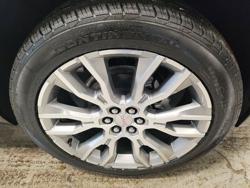 New 2026 GMC Acadia Denali w/ Super Cruise Package image 4