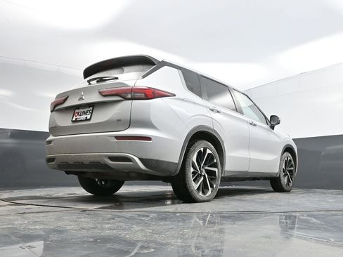 Used 2024 Mitsubishi Outlander image 46