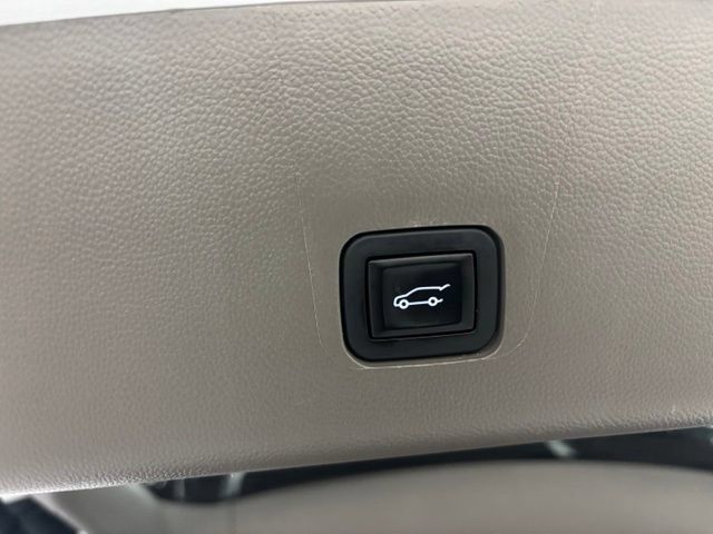 Used 2019 Chevrolet Traverse LT FWD image 10
