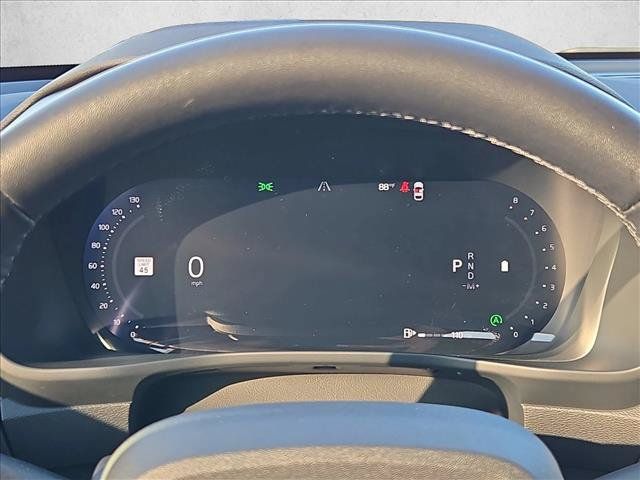 Used 2025 Volvo XC40 B5 Core AWD/4WD image 11