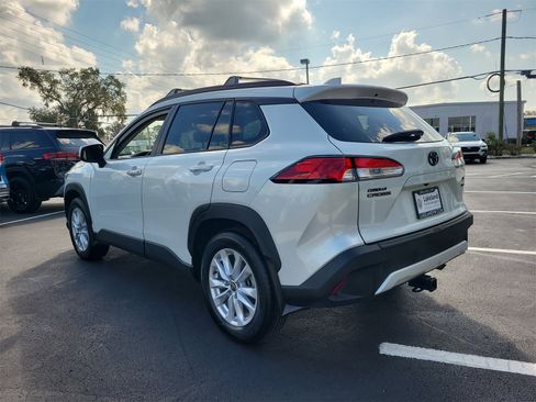 Used 2022 Toyota Corolla Cross LE image 8