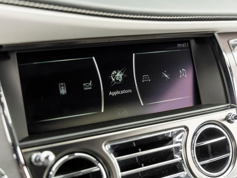Used 2018 Rolls-Royce Wraith RWD image 37