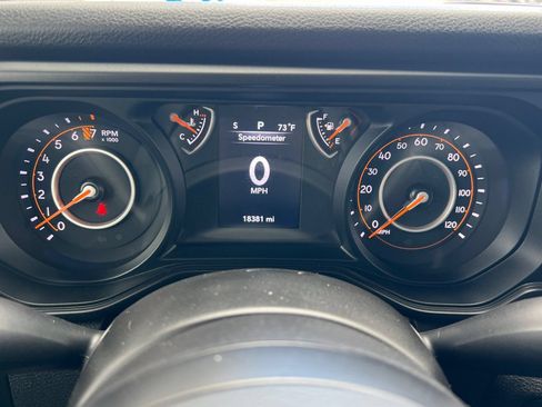 Used 2024 Jeep Gladiator Sport AWD/4WD image 20