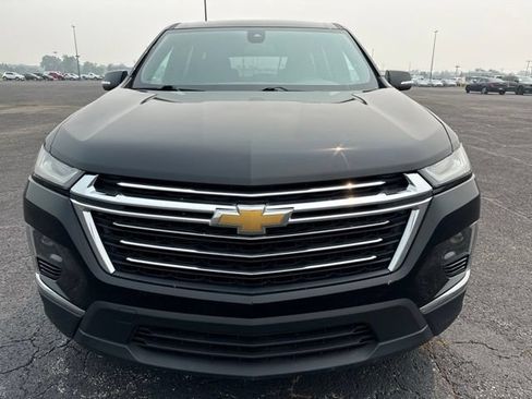 Used 2023 Chevrolet Traverse LT FWD image 2