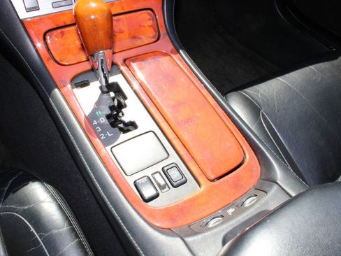 Used 2002 Lexus SC 430 Convertible RWD image 24