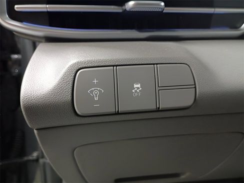 Certified 2024 Hyundai Elantra SEL image 10