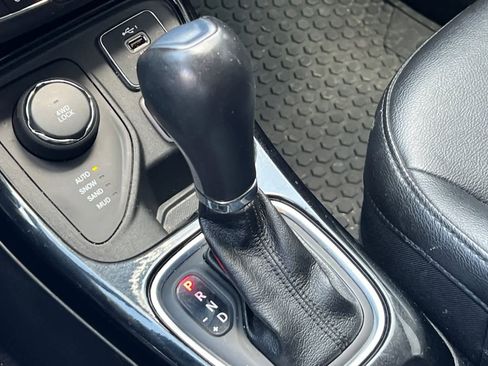 Used 2021 Jeep Compass Latitude AWD/4WD image 23