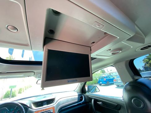 Used 2014 Chevrolet Traverse LT w/ LPO, 'HIT The Road' Package FWD image 33