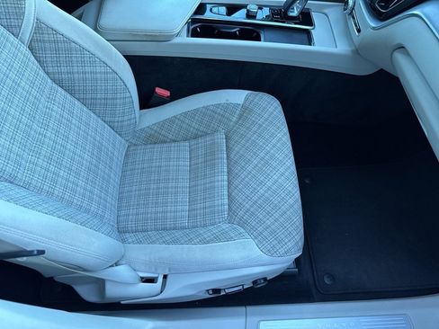 Used 2022 Volvo XC60 B5 Momentum image 13